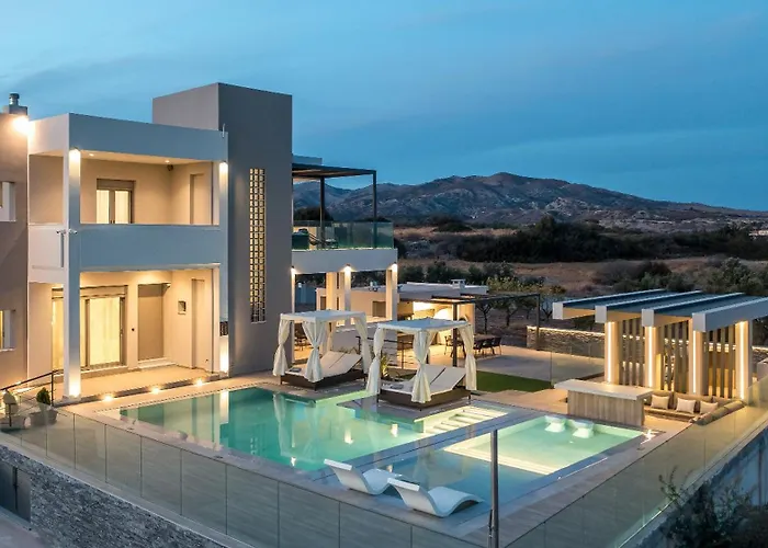 Grand Aqua Luxury Villa By Mintzi
