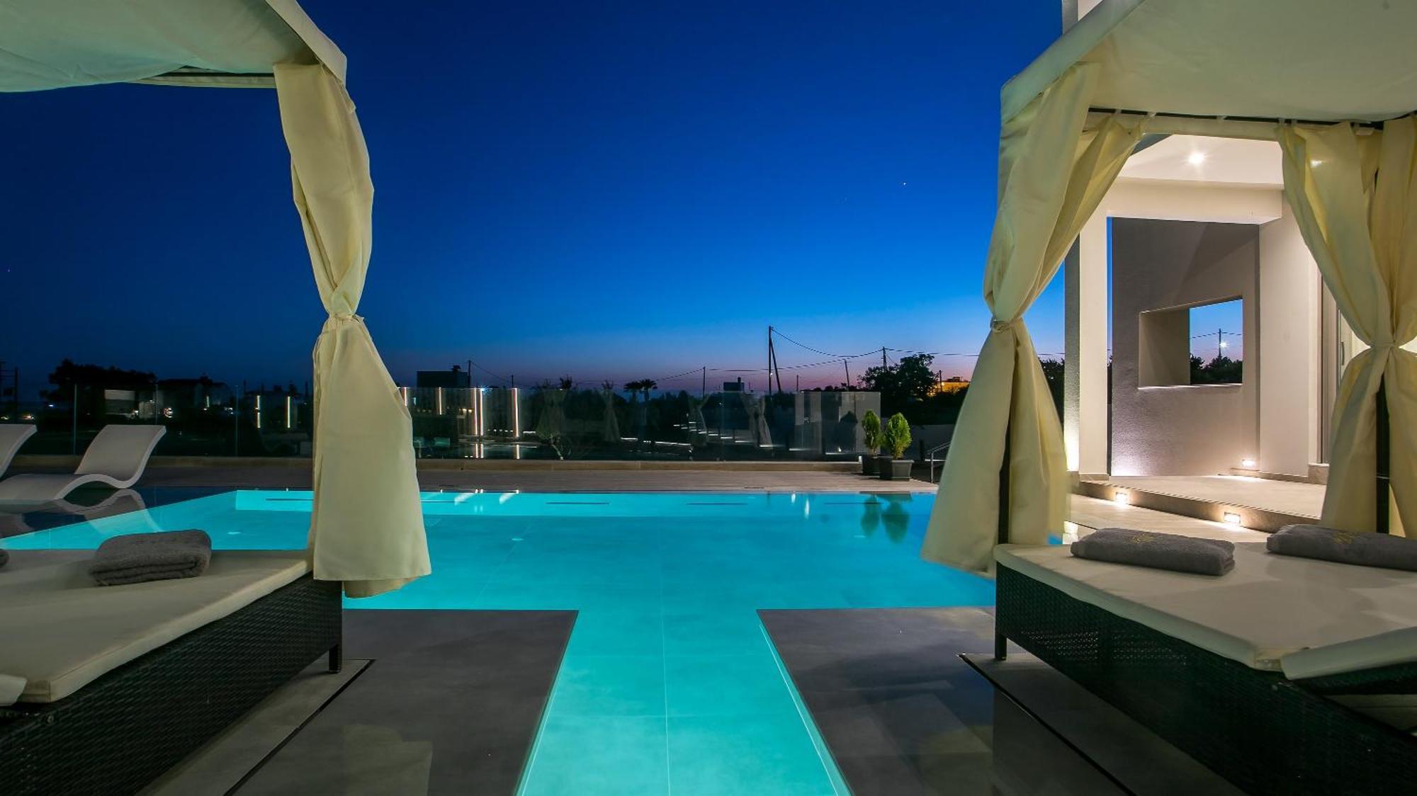 Grand Aqua Luxury By Mintzi Villa *