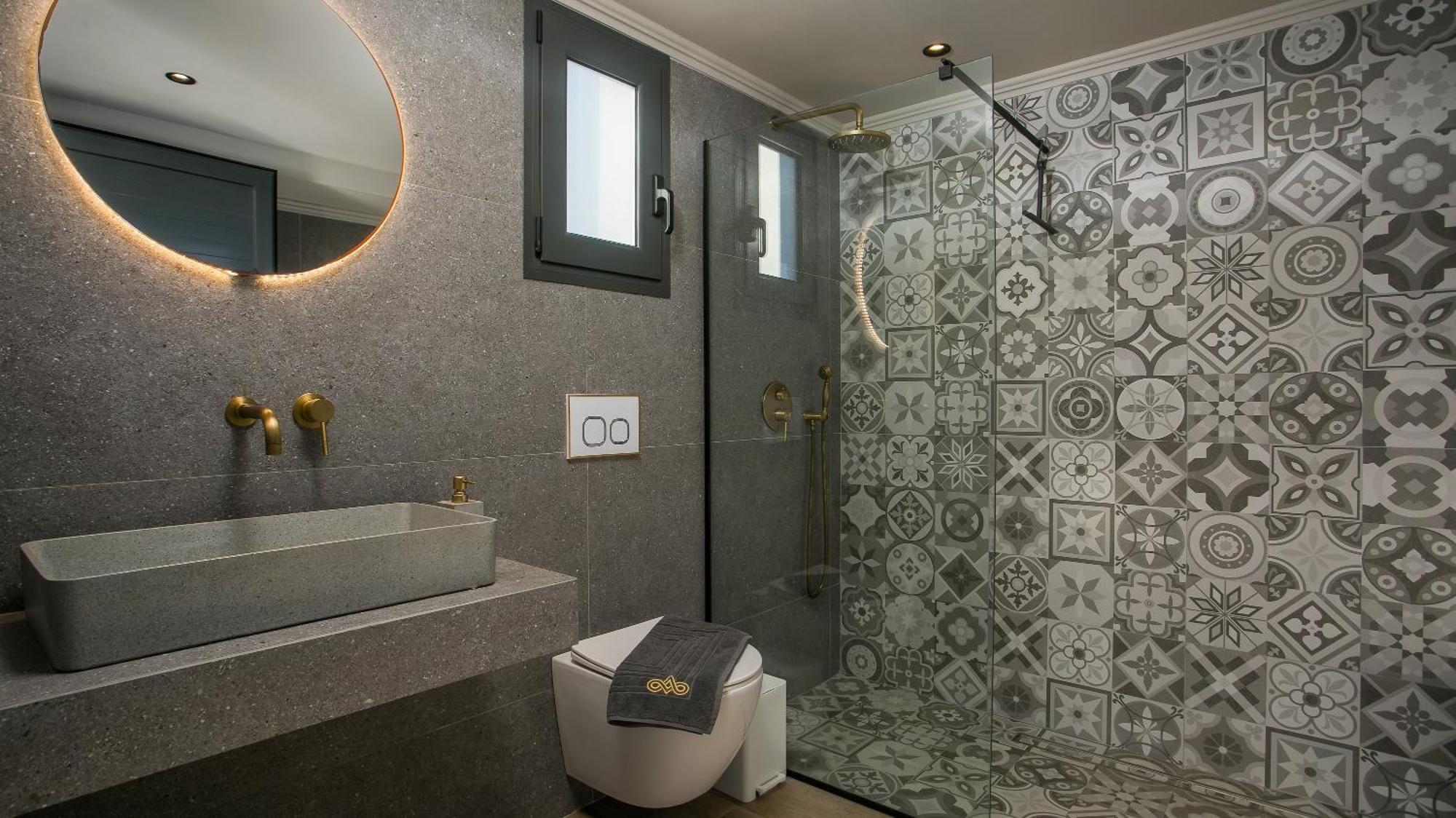 Grand Aqua Luxury By Mintzi Gennadi