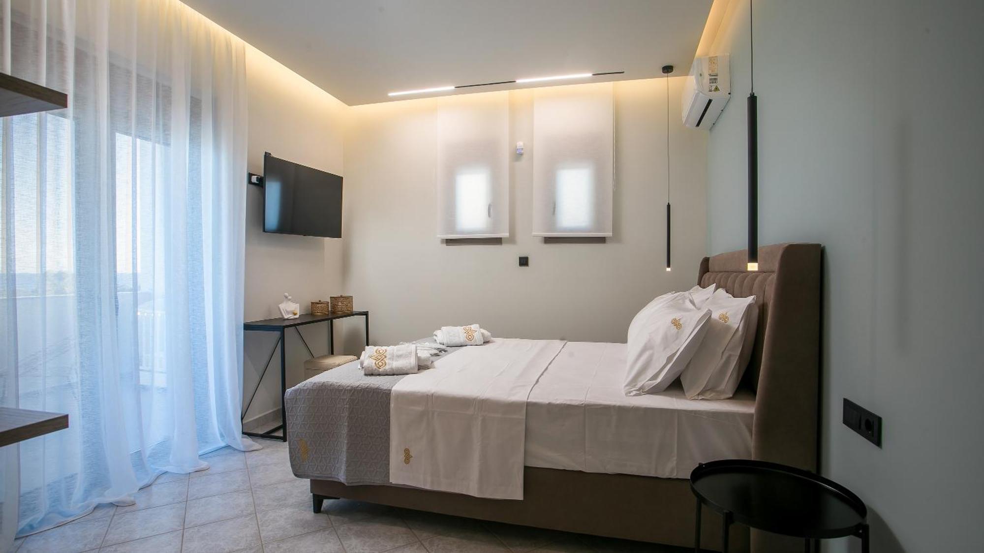 Grand Aqua Luxury By Mintzi Villa Gennadi